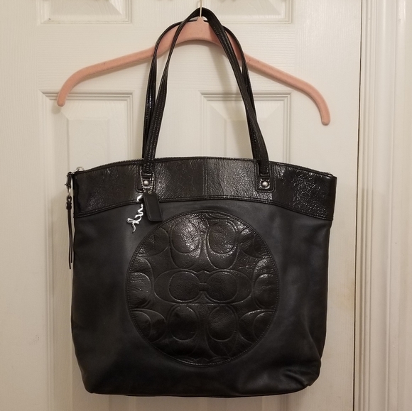 Coach pebbled genuine leather purse - Picture 1 of 15
